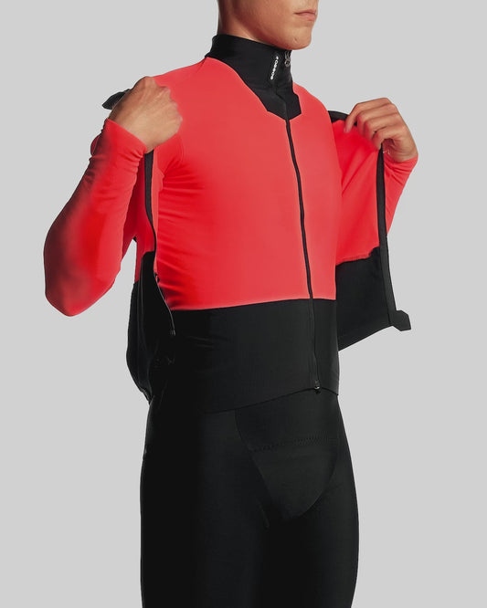 ASSOS Equipe R SF Vest Red product video