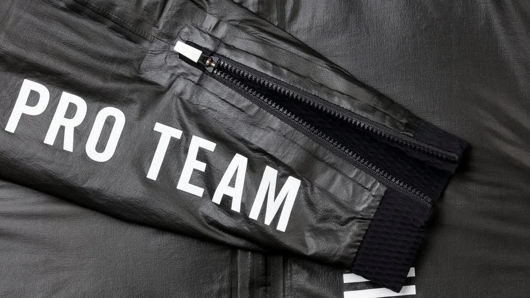 RAPHA Pro Team Insulated GORETEX Jacket - Black – Velodrom CC RAPHA Pro Team Insulated GORETEX Jacket - Black – Velodrom CC