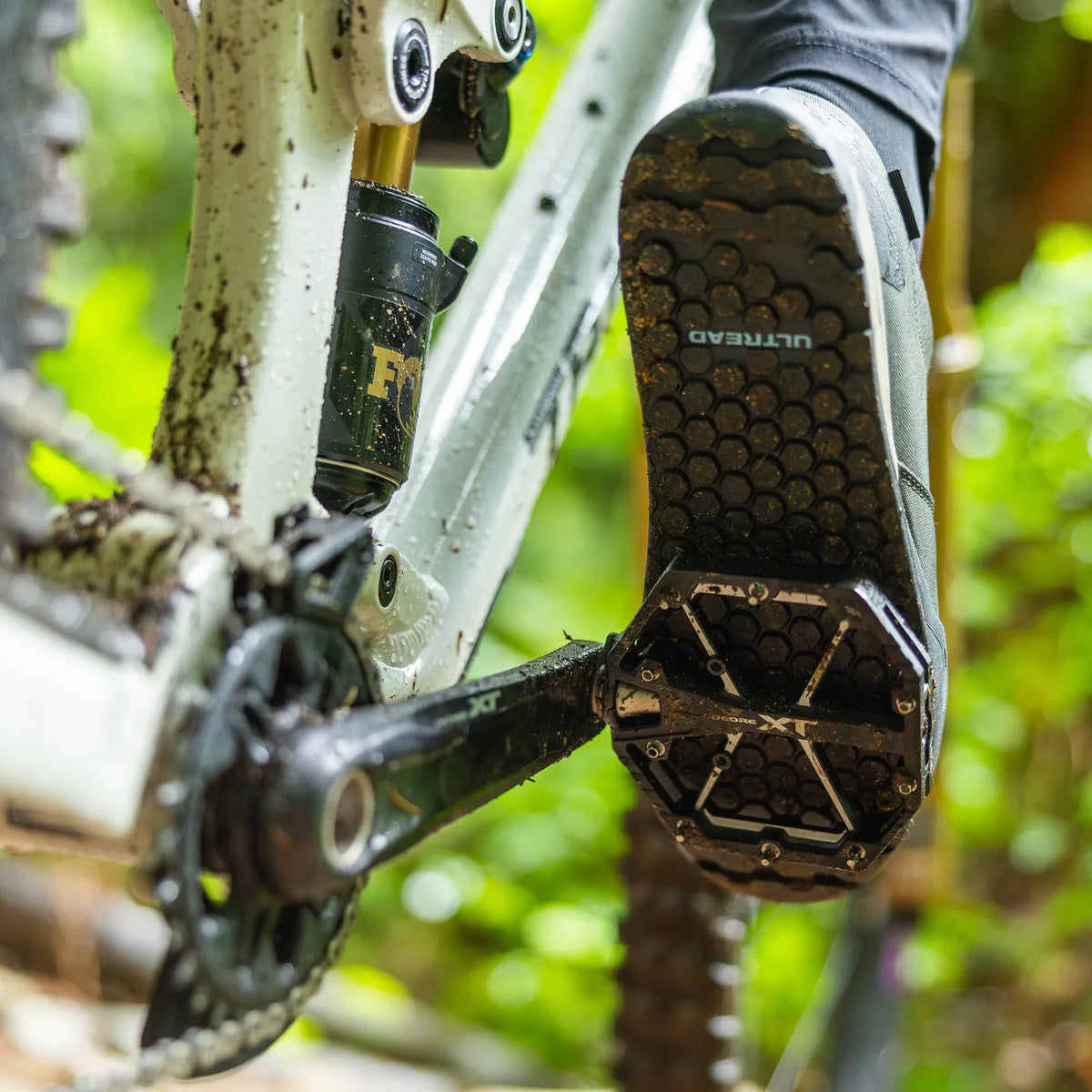 SHIMANO Deore XT PD-M8240 Flat Pedals - Black