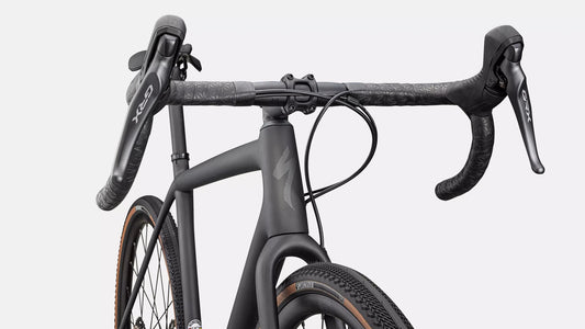 SPECIALIZED Cruz Comp - Satin Carbon/ Smoke