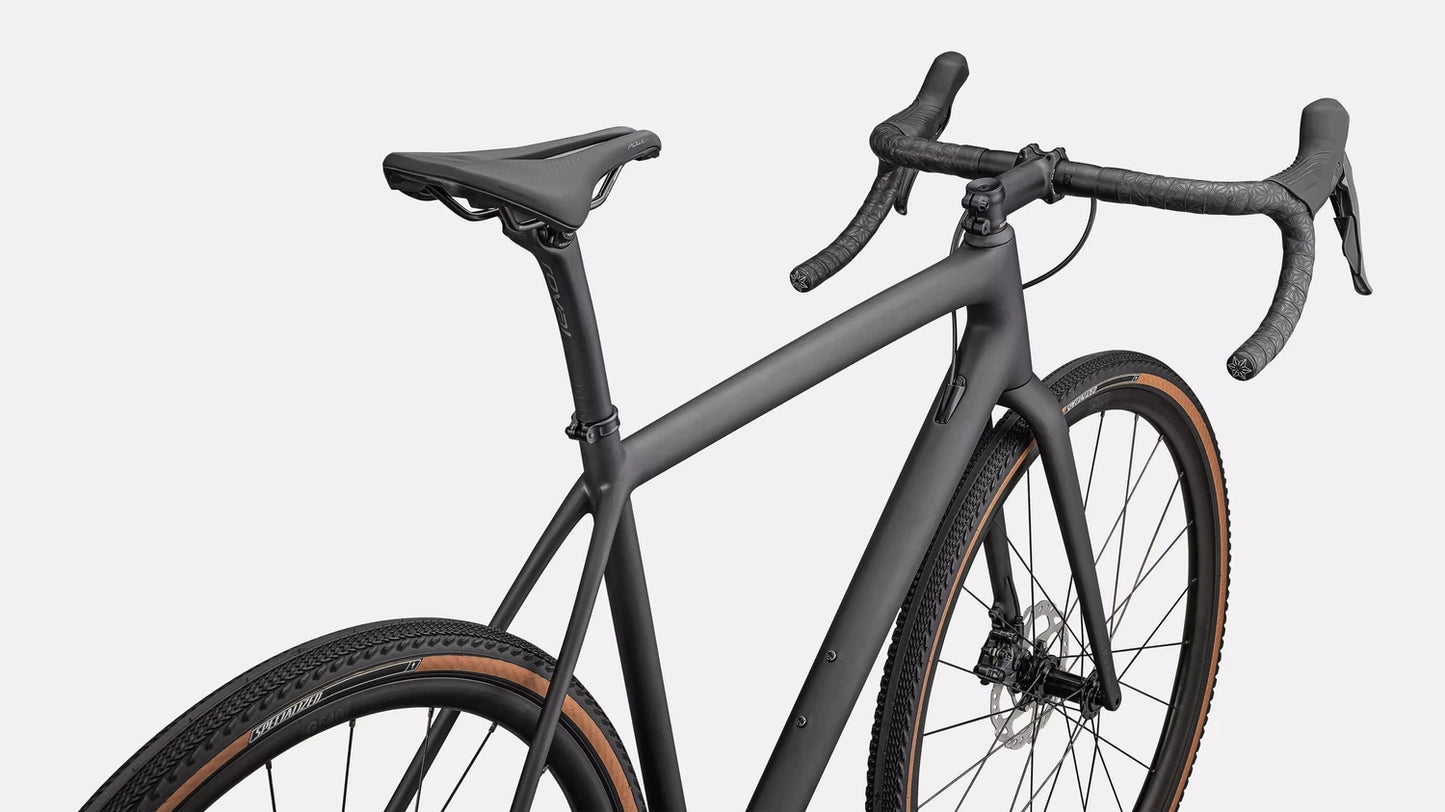 SPECIALIZED Cruz Comp - Satin Carbon/ Smoke