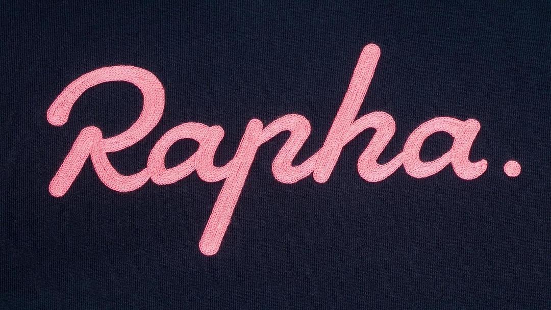 RAPHA Logo Pullover Capucha - Dark Navy Pink