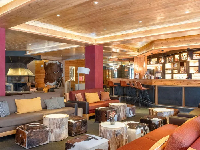 Lounge og bar på Mercure Saint-Lary